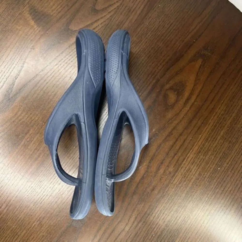 Crocs Baya Sandals Women's 7 Blue Comfort Thong Flip Flop Slip On‎ Water Shoe